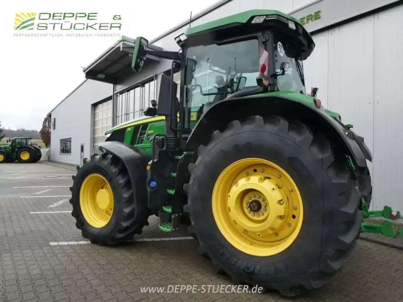 John Deere 7r 330 - Трактор: фото 3 John Deere 7r 330 - Трактор: фото 3