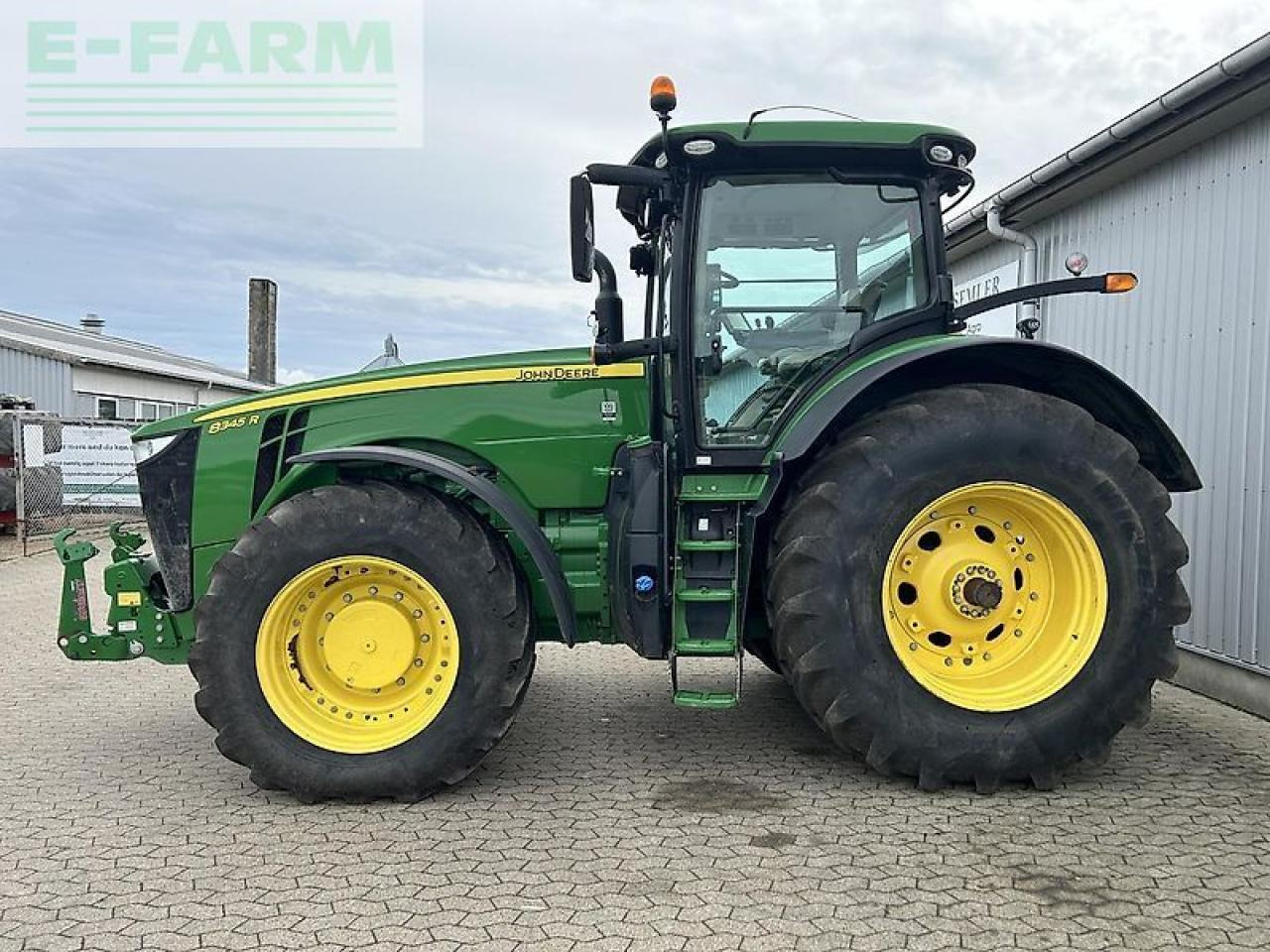 Трактор John Deere 8345r: фото 12