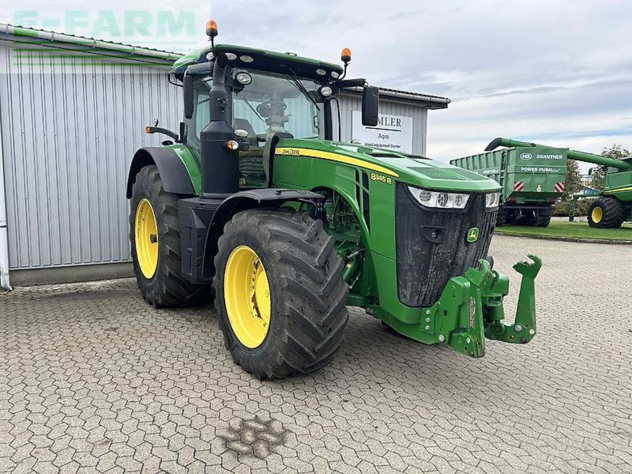 Трактор John Deere 8345r: фото 9