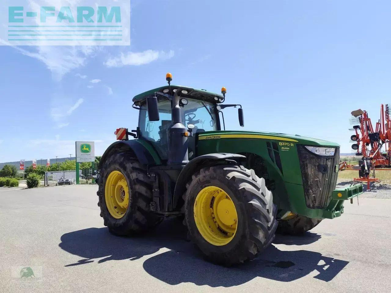 John Deere 8370r - Трактор: фото 1 John Deere 8370r - Трактор: фото 1