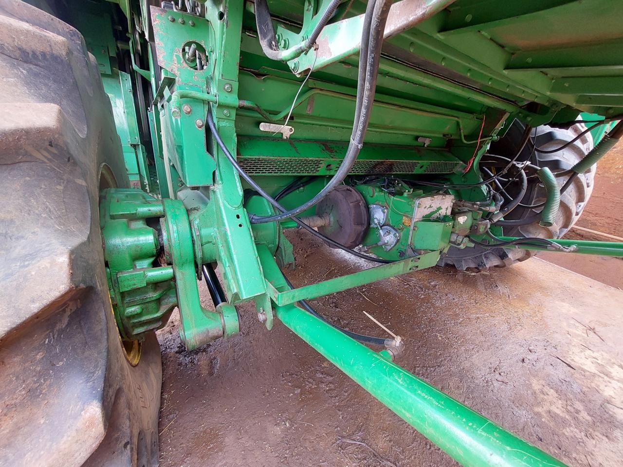 John Deere 9640WTS HillMaster - Зерноуборочный комбайн: фото 1 John Deere 9640WTS HillMaster - Зерноуборочный комбайн: фото 1