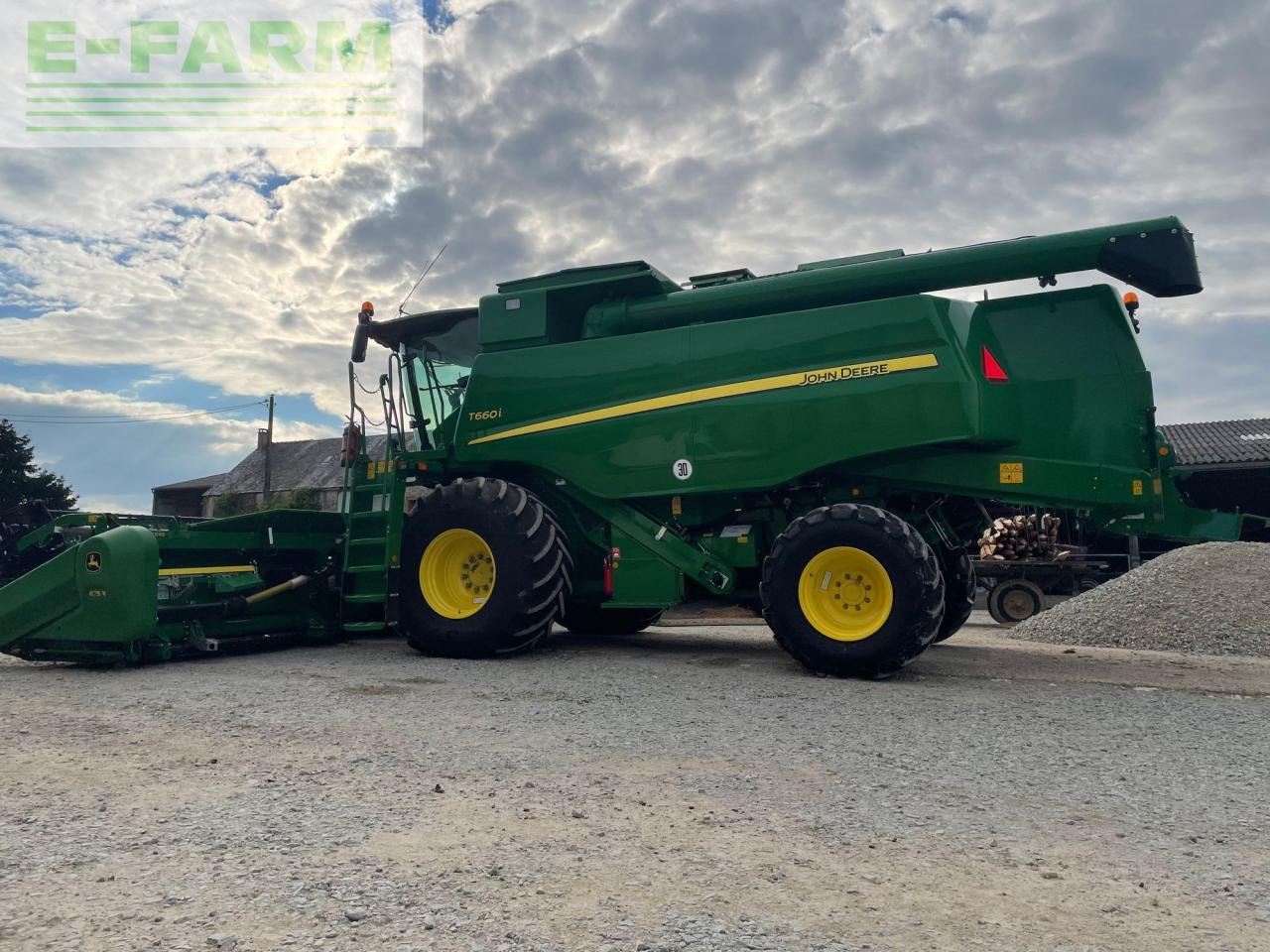 John Deere T660i - Зерноуборочный комбайн: фото 2 John Deere T660i - Зерноуборочный комбайн: фото 2