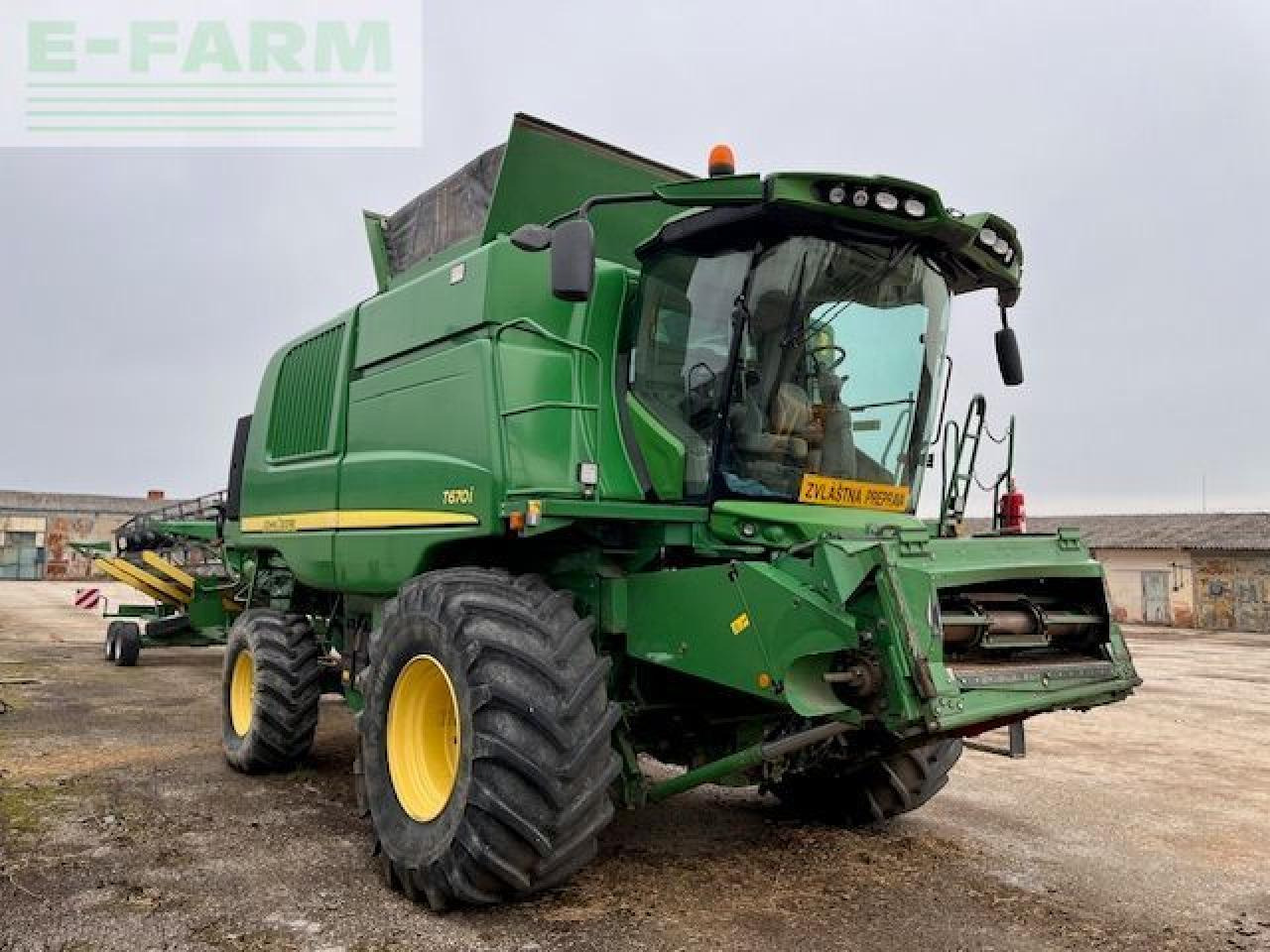 John Deere T670 - Зерноуборочный комбайн: фото 1 John Deere T670 - Зерноуборочный комбайн: фото 1