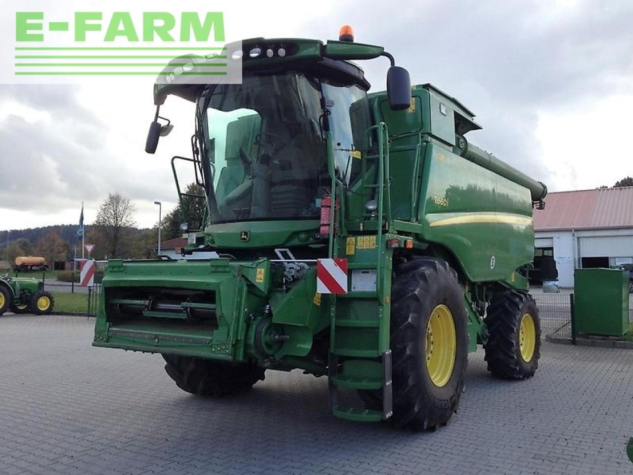 John Deere t660 mit 630x schneidwerk - Зерноуборочный комбайн: фото 1 John Deere t660 mit 630x schneidwerk - Зерноуборочный комбайн: фото 1