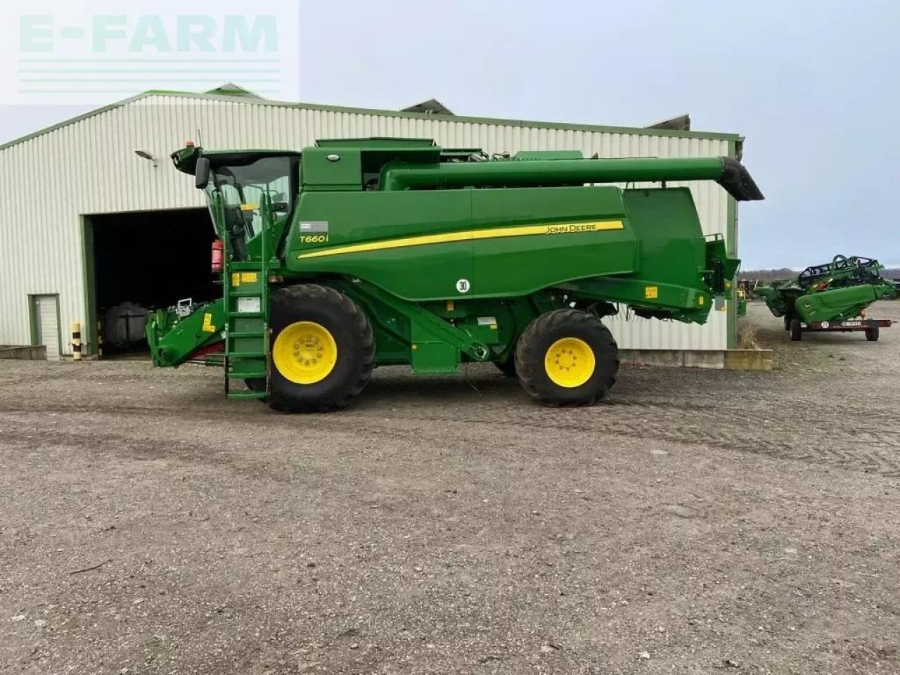 John Deere t660 my23 prod 30 - Зерноуборочный комбайн: фото 2 John Deere t660 my23 prod 30 - Зерноуборочный комбайн: фото 2