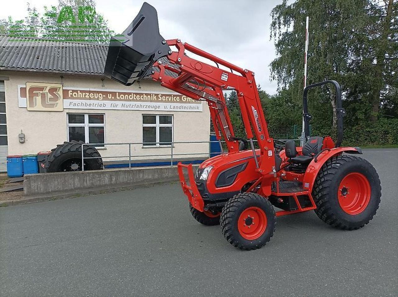 Kioti dk 4520 hs-eu - Трактор: фото 4 Kioti dk 4520 hs-eu - Трактор: фото 4
