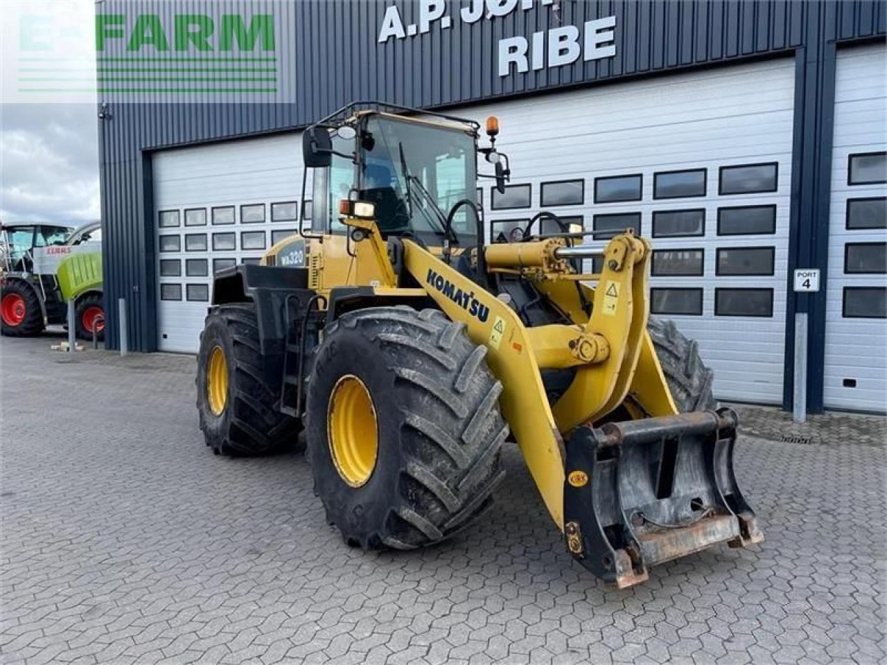 Komatsu wa320-5 - Мини-экскаватор: фото 2 Komatsu wa320-5 - Мини-экскаватор: фото 2