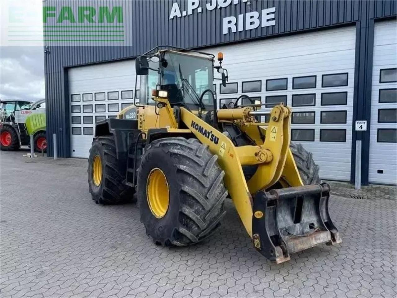 Komatsu wa320-5 - Мини-экскаватор: фото 2 Komatsu wa320-5 - Мини-экскаватор: фото 2