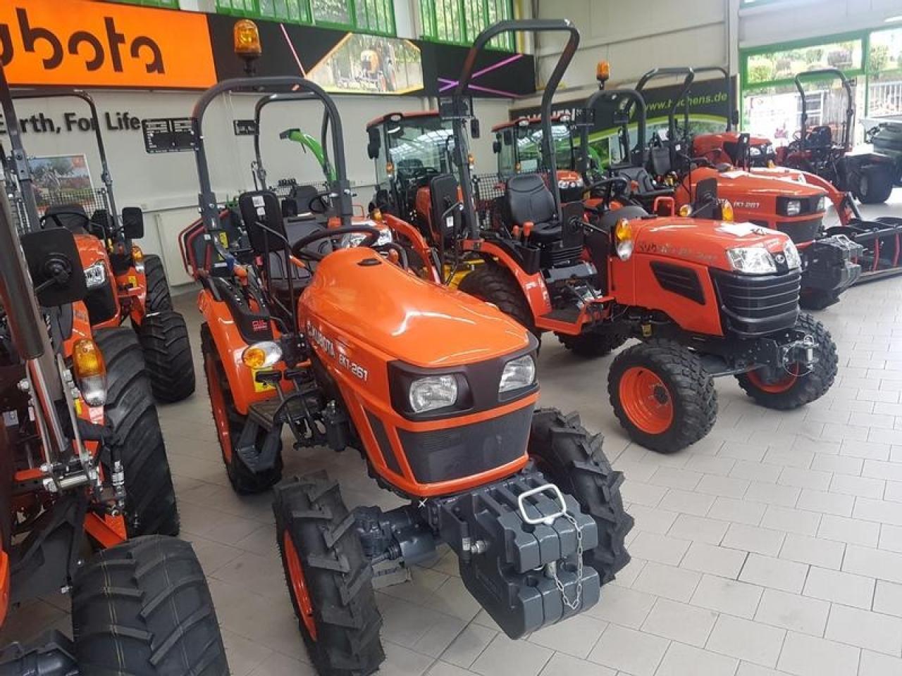 Kubota b2-261 hydrostat - Трактор: фото 3 Kubota b2-261 hydrostat - Трактор: фото 3