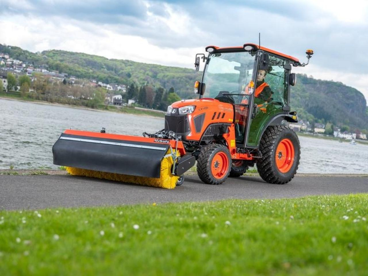 Kubota lx351 cab - Трактор: фото 4 Kubota lx351 cab - Трактор: фото 4