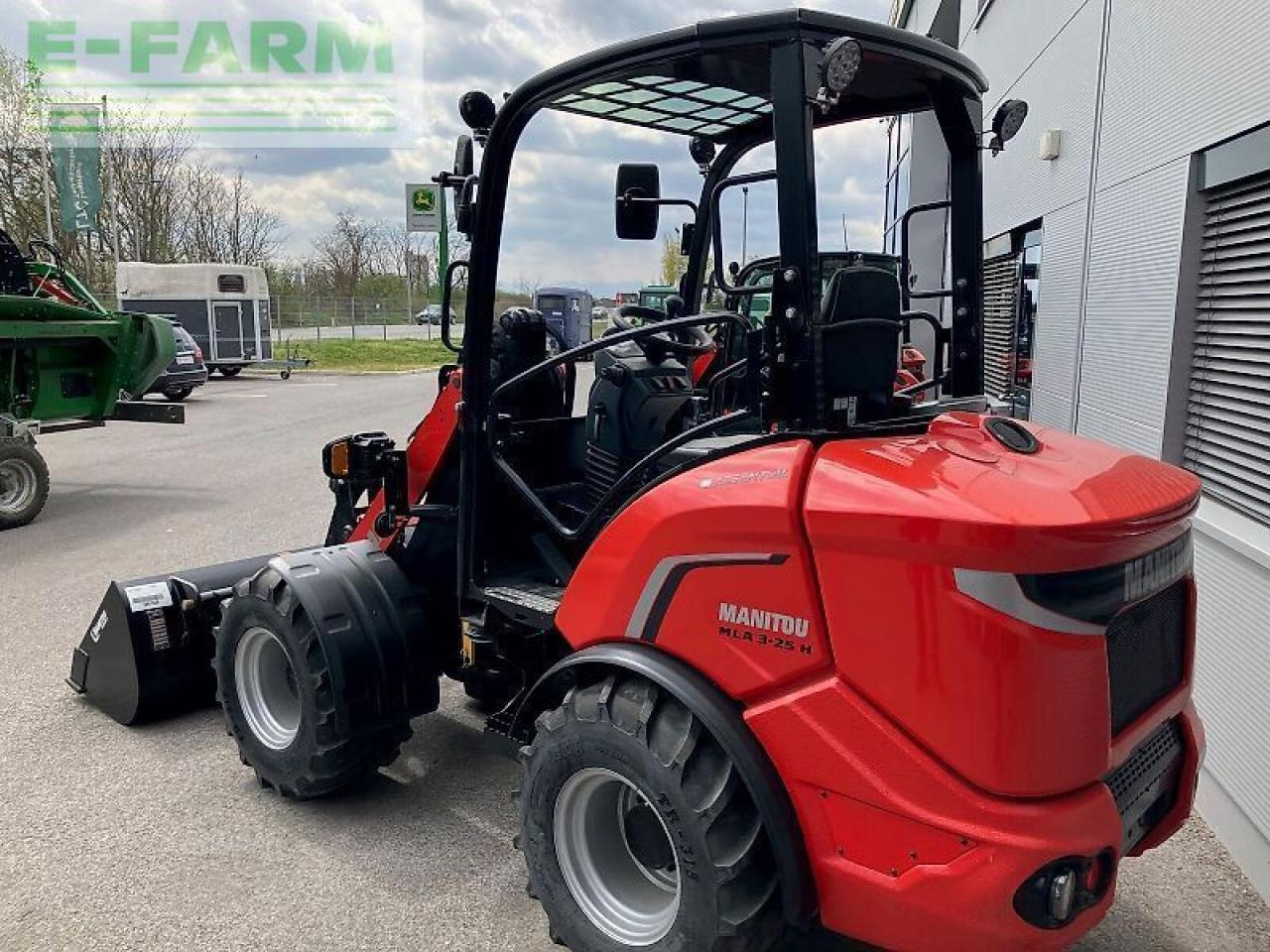 Manitou mla 3-25 - Компактный фронтальный погрузчик: фото 3 Manitou mla 3-25 - Компактный фронтальный погрузчик: фото 3