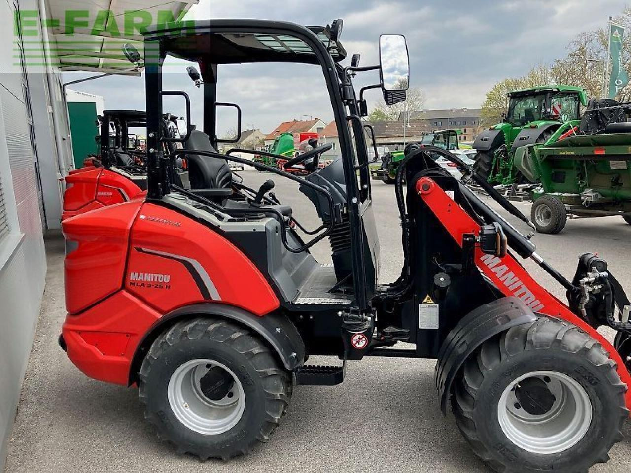 Manitou mla 3-25 - Компактный фронтальный погрузчик: фото 5 Manitou mla 3-25 - Компактный фронтальный погрузчик: фото 5