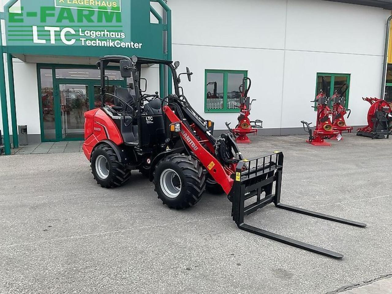 Manitou mla 3-25 h - Компактный фронтальный погрузчик: фото 2 Manitou mla 3-25 h - Компактный фронтальный погрузчик: фото 2
