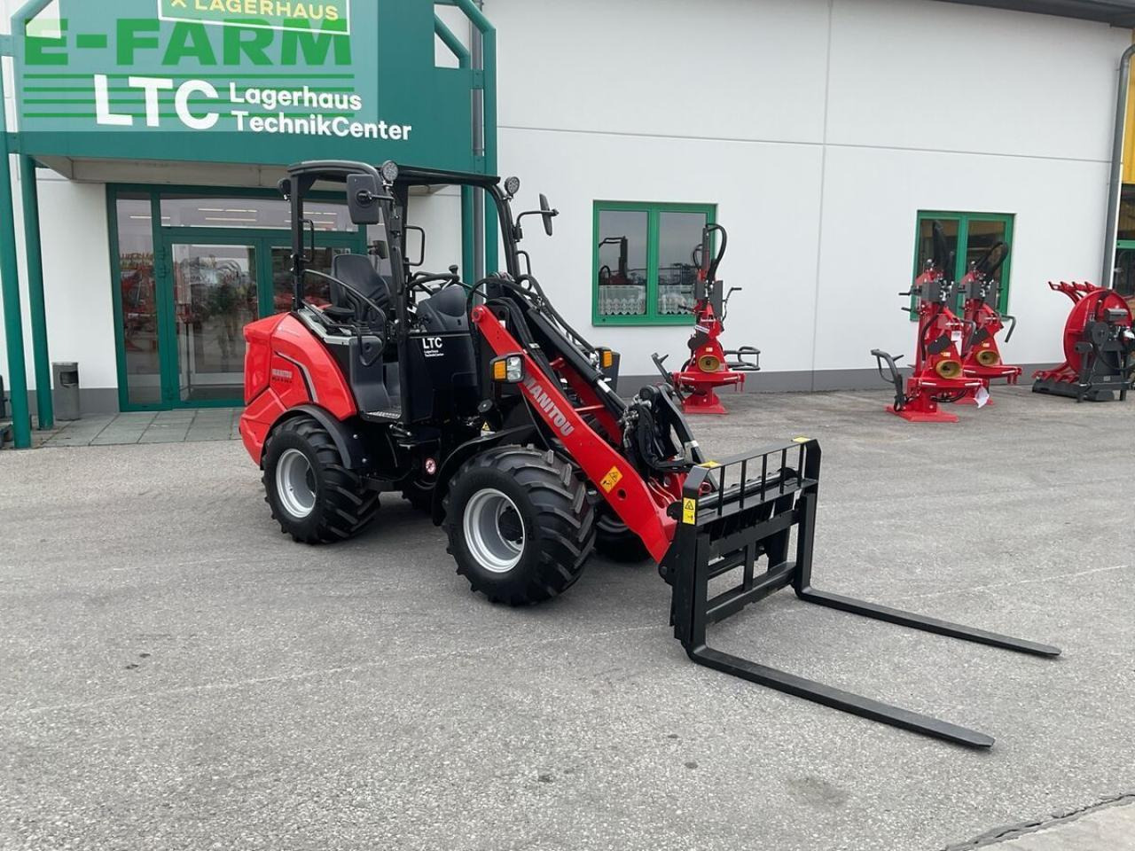 Manitou mla 3-25 h - Компактный фронтальный погрузчик: фото 2 Manitou mla 3-25 h - Компактный фронтальный погрузчик: фото 2
