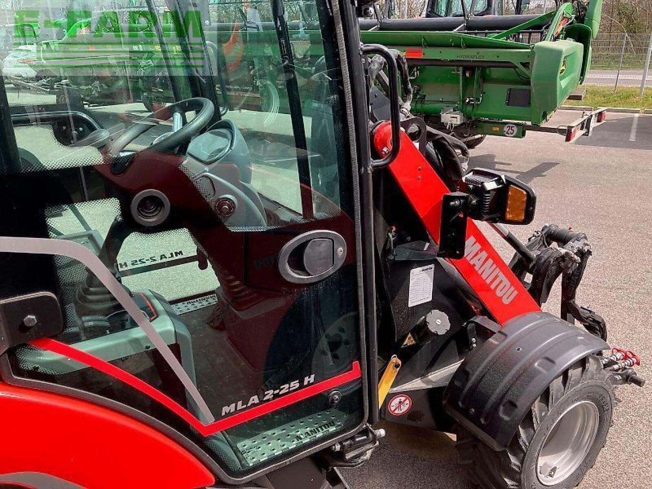 Manitou mla2-25 - Компактный фронтальный погрузчик: фото 4 Manitou mla2-25 - Компактный фронтальный погрузчик: фото 4