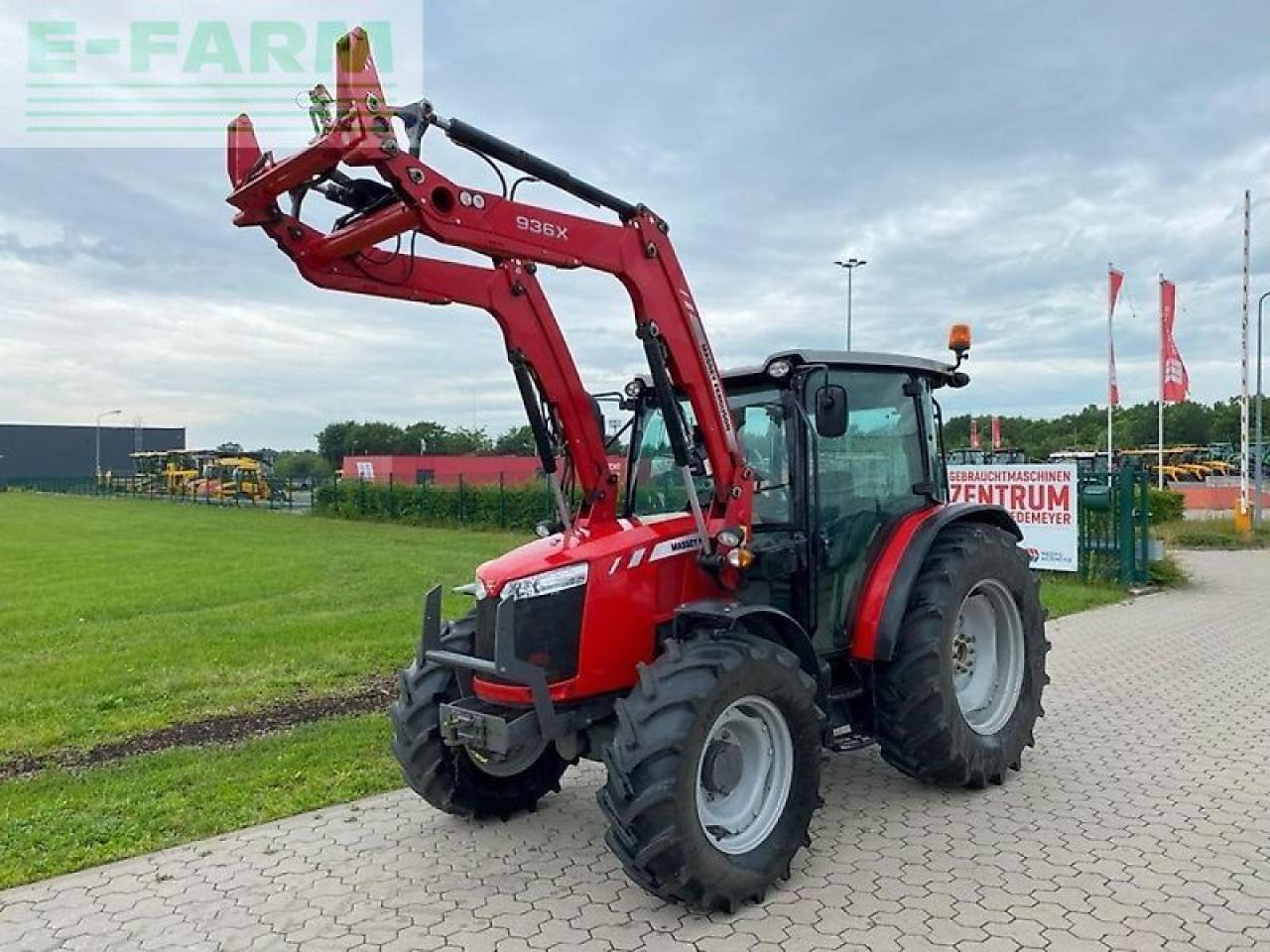 Massey Ferguson 4707 mit frontalder - Трактор: фото 1 Massey Ferguson 4707 mit frontalder - Трактор: фото 1
