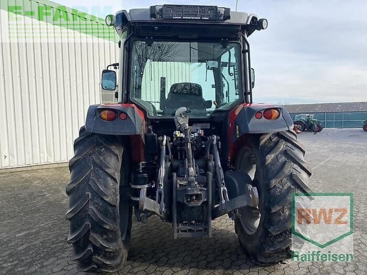 Massey Ferguson 6712 - Трактор: фото 3 Massey Ferguson 6712 - Трактор: фото 3