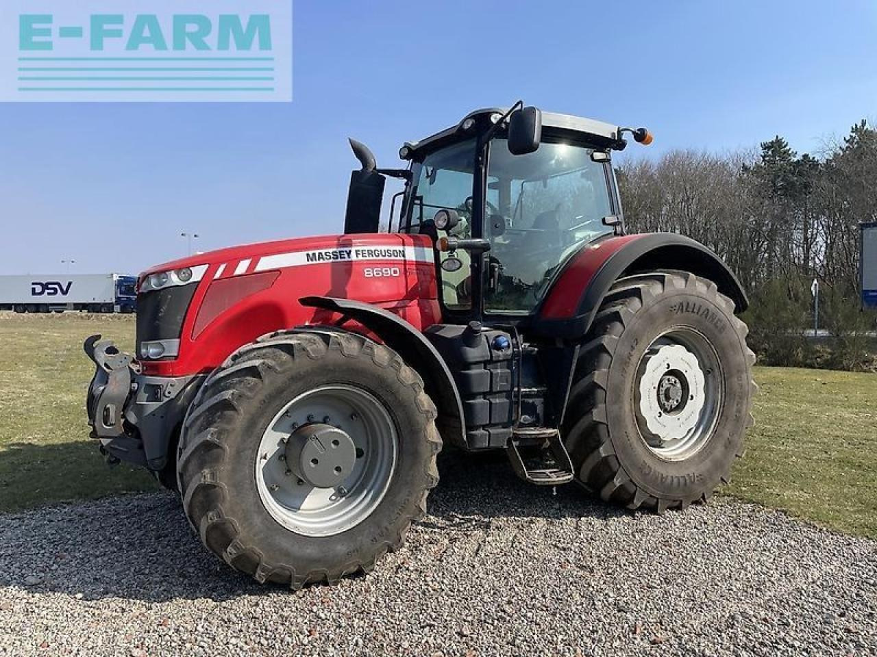 Massey Ferguson 8690 - Трактор: фото 1 Massey Ferguson 8690 - Трактор: фото 1