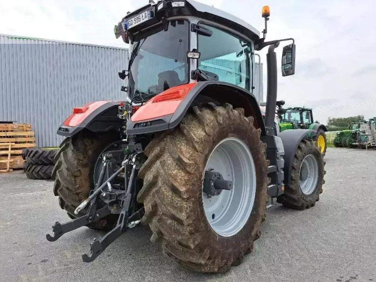 Massey Ferguson 8s.205 - Трактор: фото 4 Massey Ferguson 8s.205 - Трактор: фото 4