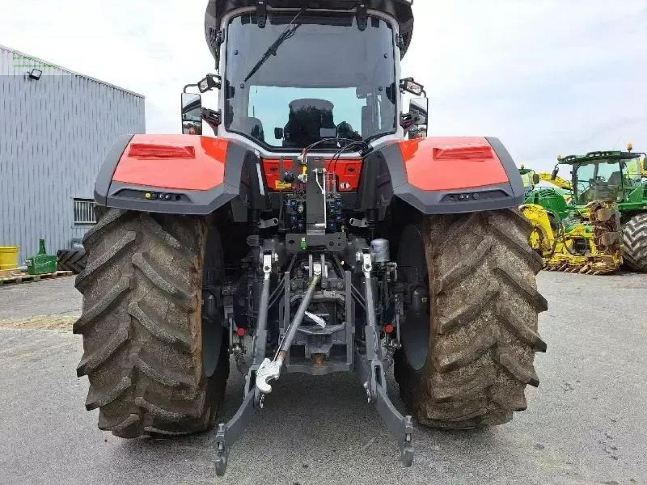 Massey Ferguson 8s.205 - Трактор: фото 5 Massey Ferguson 8s.205 - Трактор: фото 5