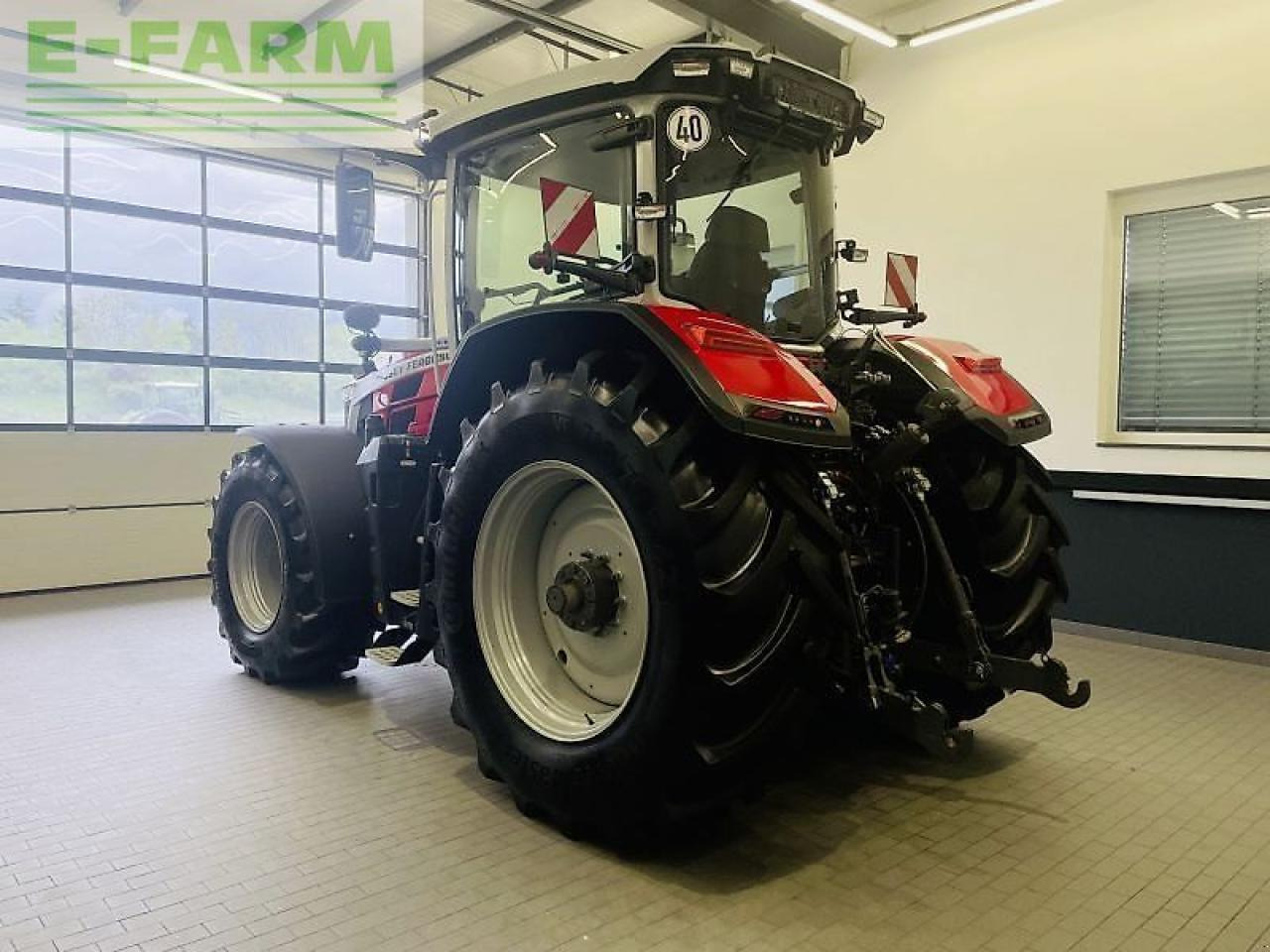 Трактор Massey Ferguson 8s.305 dyna-vt exclusive Exclusive: фото 8