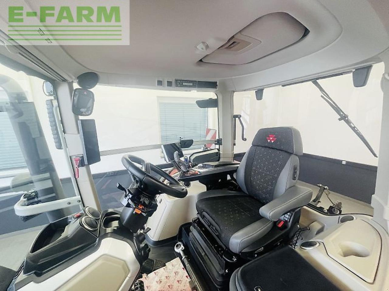 Трактор Massey Ferguson 8s.305 dyna-vt exclusive Exclusive: фото 17