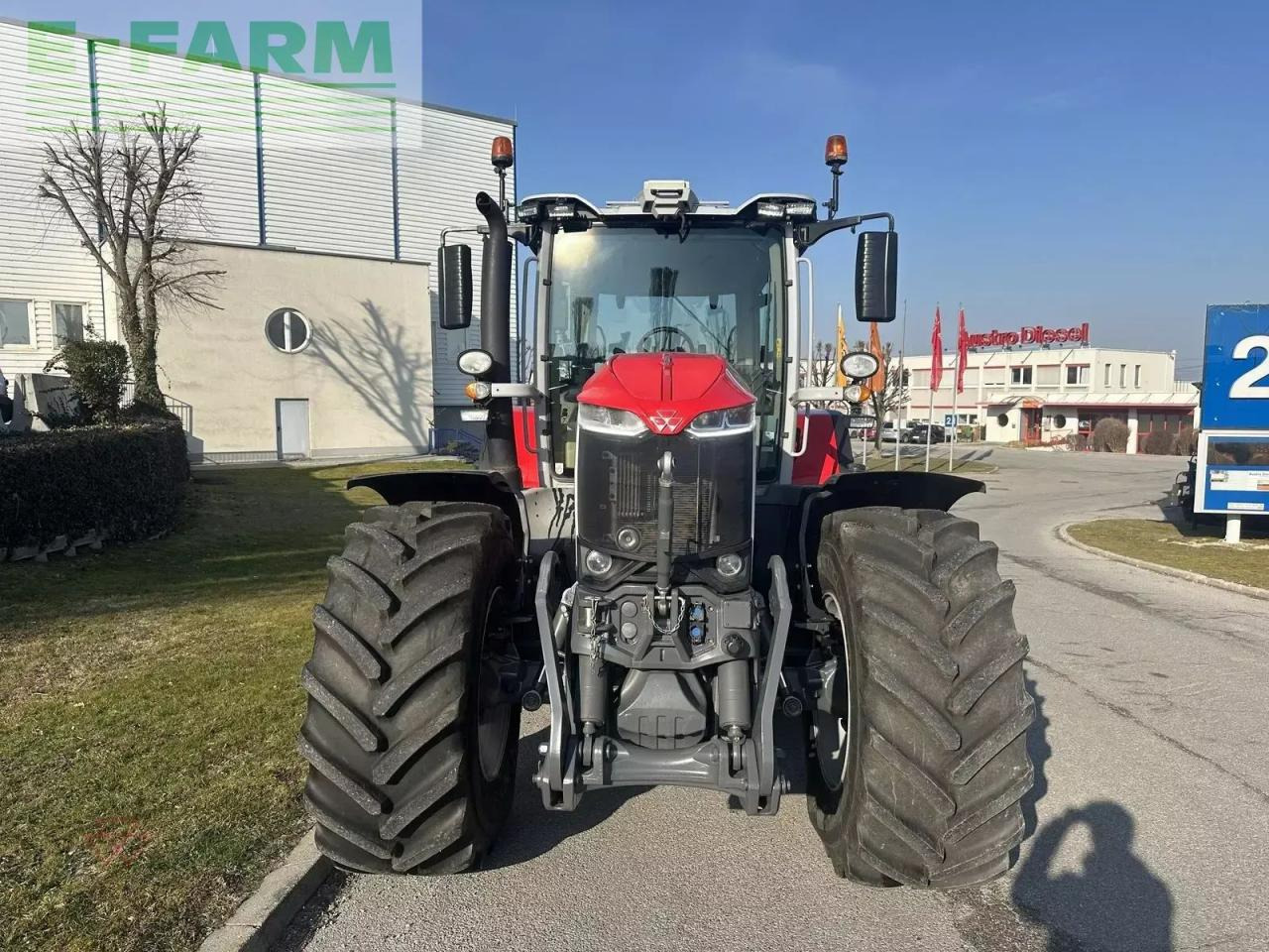 Massey Ferguson mf 8s.205 - Трактор: фото 2 Massey Ferguson mf 8s.205 - Трактор: фото 2