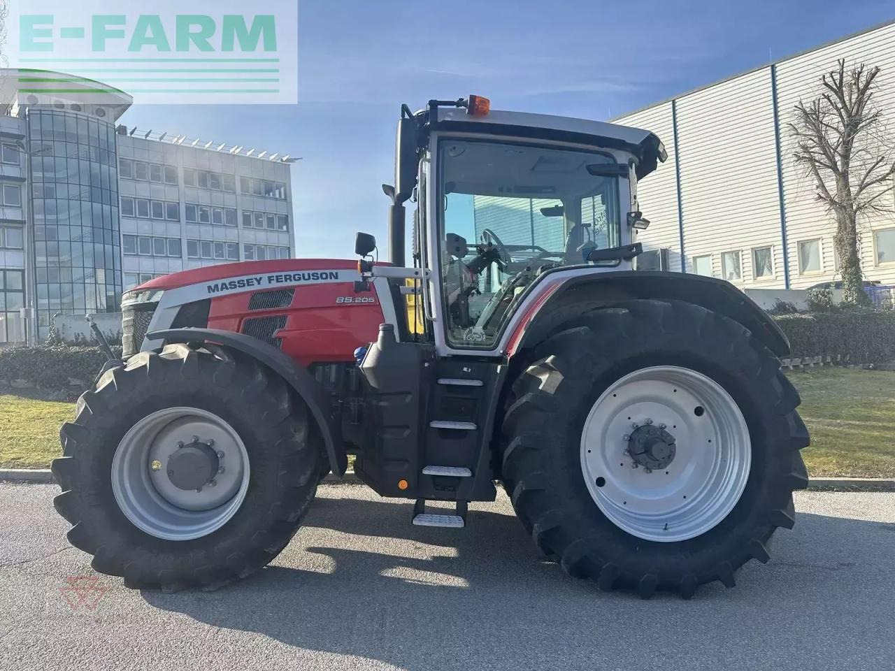 Massey Ferguson mf 8s.205 - Трактор: фото 4 Massey Ferguson mf 8s.205 - Трактор: фото 4
