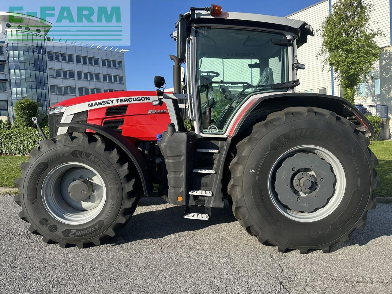 Massey Ferguson mf 8s.225 - Трактор: фото 5 Massey Ferguson mf 8s.225 - Трактор: фото 5