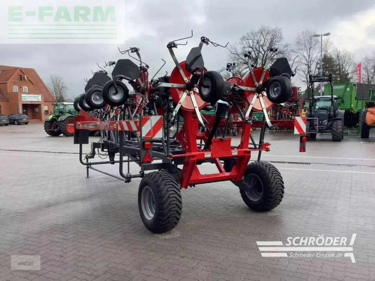 Massey Ferguson td 1310x trc (lotus 1250 t) - Сеноворошилка: фото 4 Massey Ferguson td 1310x trc (lotus 1250 t) - Сеноворошилка: фото 4