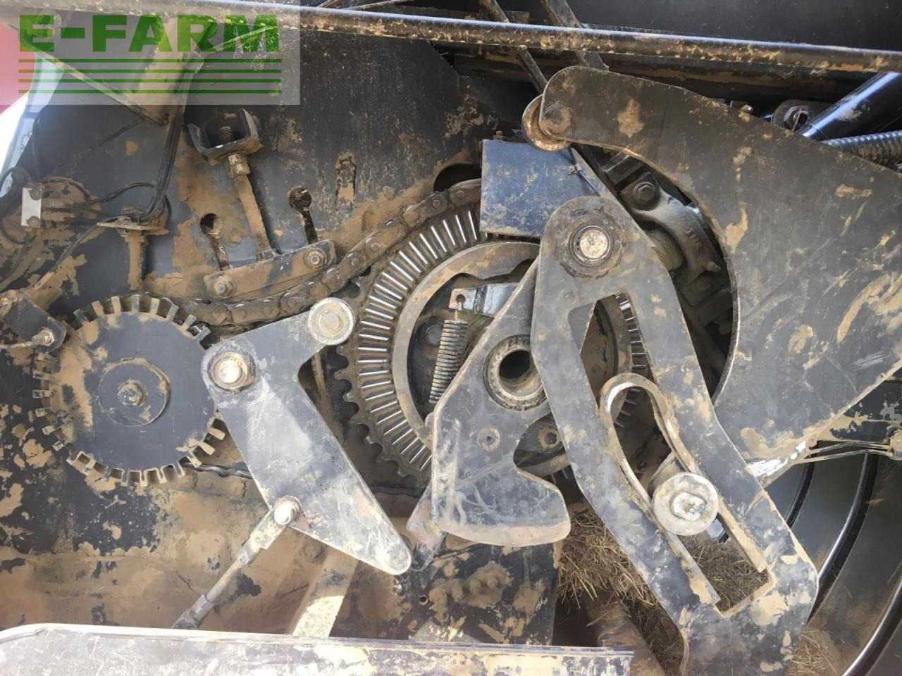 Пресс-подборщик тюковый New Holland D1210: фото 8