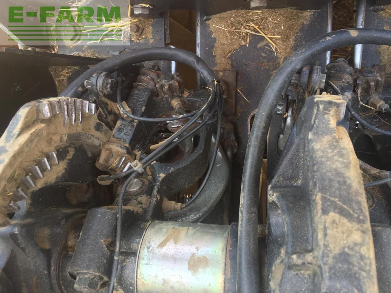 New Holland D1210 - Пресс-подборщик тюковый: фото 5 New Holland D1210 - Пресс-подборщик тюковый: фото 5