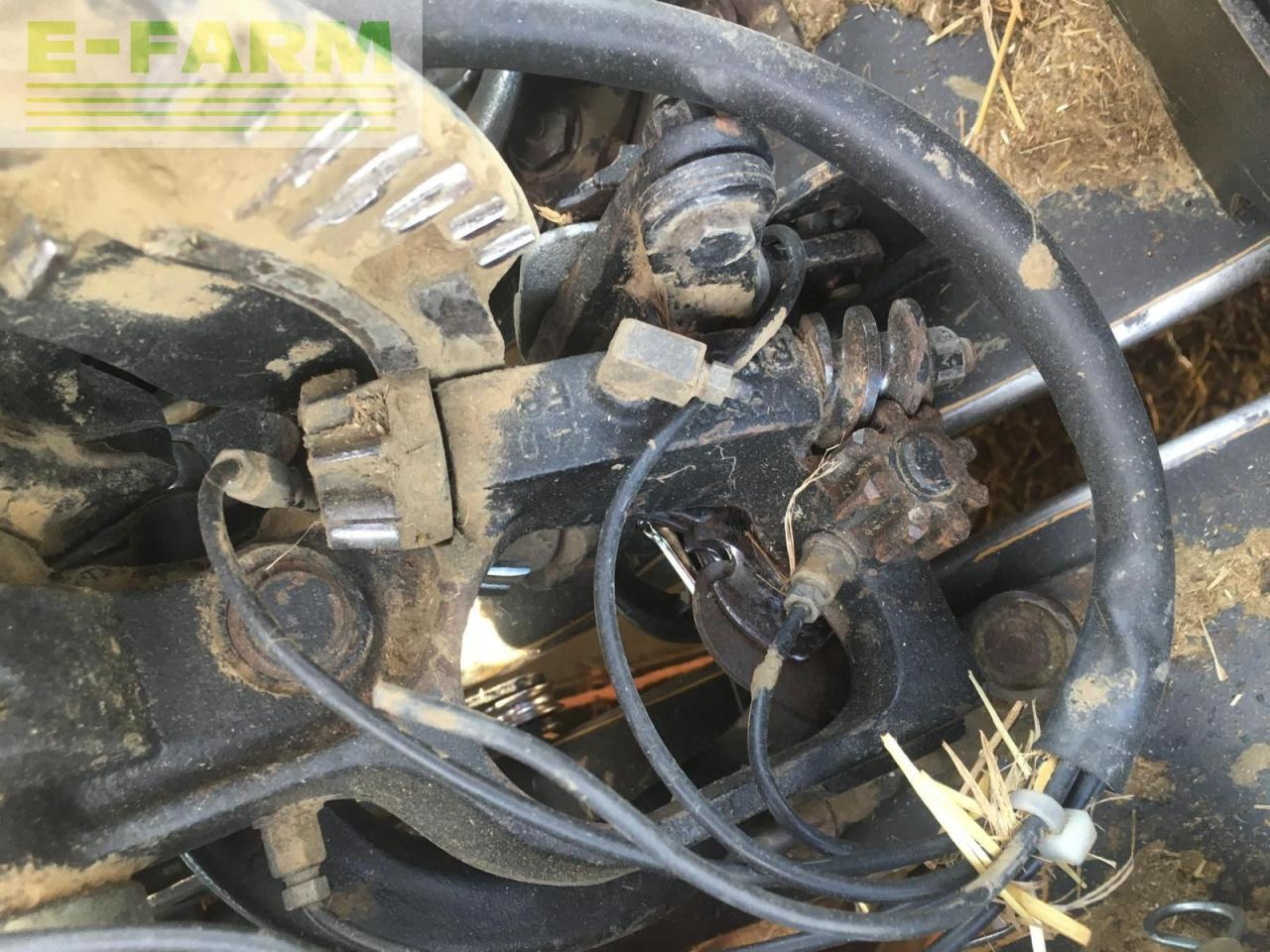 New Holland D1210 - Пресс-подборщик тюковый: фото 2 New Holland D1210 - Пресс-подборщик тюковый: фото 2