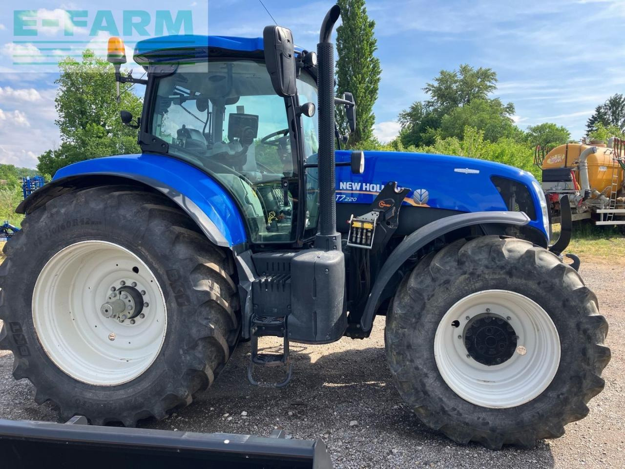 New Holland T7.220 - Трактор: фото 5 New Holland T7.220 - Трактор: фото 5