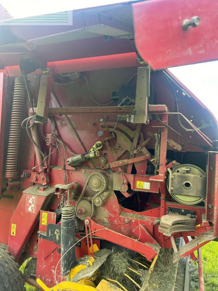 New Holland br 750 - Пресс-подборщик тюковый: фото 3 New Holland br 750 - Пресс-подборщик тюковый: фото 3