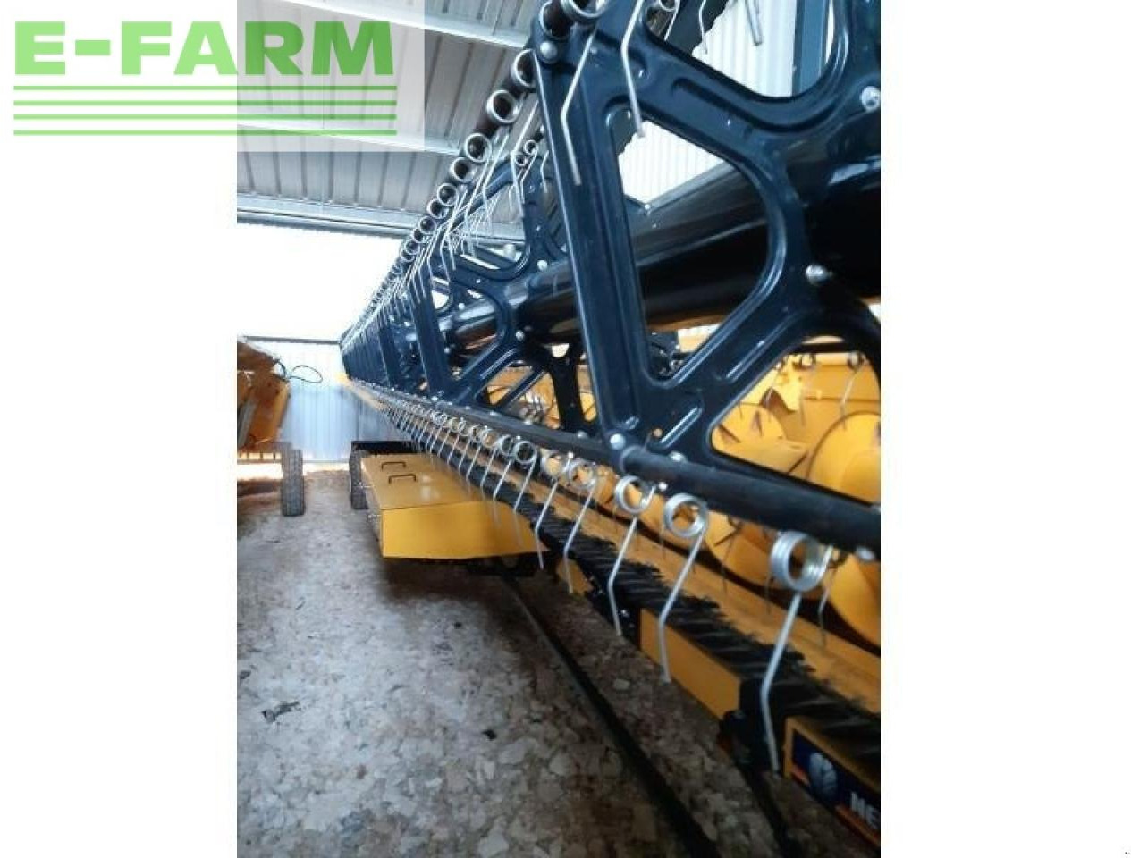 New Holland cpe1070 - Жатка зерновая: фото 2 New Holland cpe1070 - Жатка зерновая: фото 2