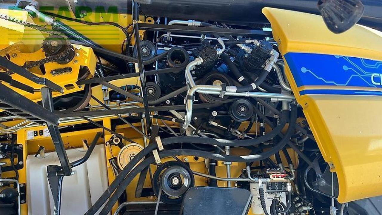New Holland cr 8.90 raupe 14500 liter korntank track + sw + sww intellisense - Зерноуборочный комбайн: фото 3 New Holland cr 8.90 raupe 14500 liter korntank track + sw + sww intellisense - Зерноуборочный комбайн: фото 3