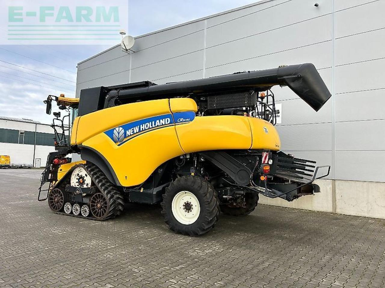 New Holland cr 9090 raupe scr - Зерноуборочный комбайн: фото 3 New Holland cr 9090 raupe scr - Зерноуборочный комбайн: фото 3