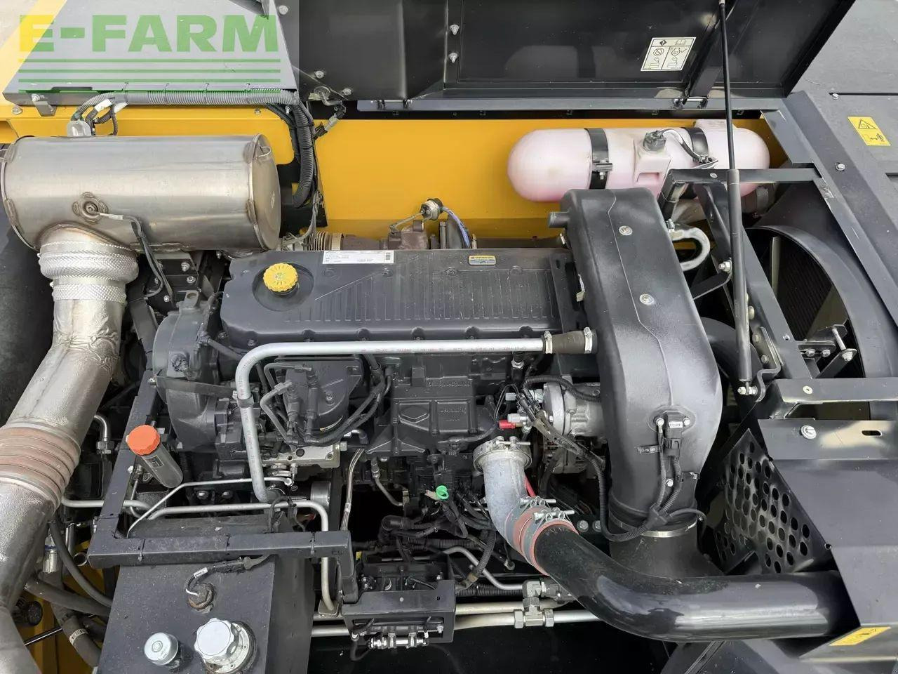 New Holland cx 8.70 - Зерноуборочный комбайн: фото 5 New Holland cx 8.70 - Зерноуборочный комбайн: фото 5