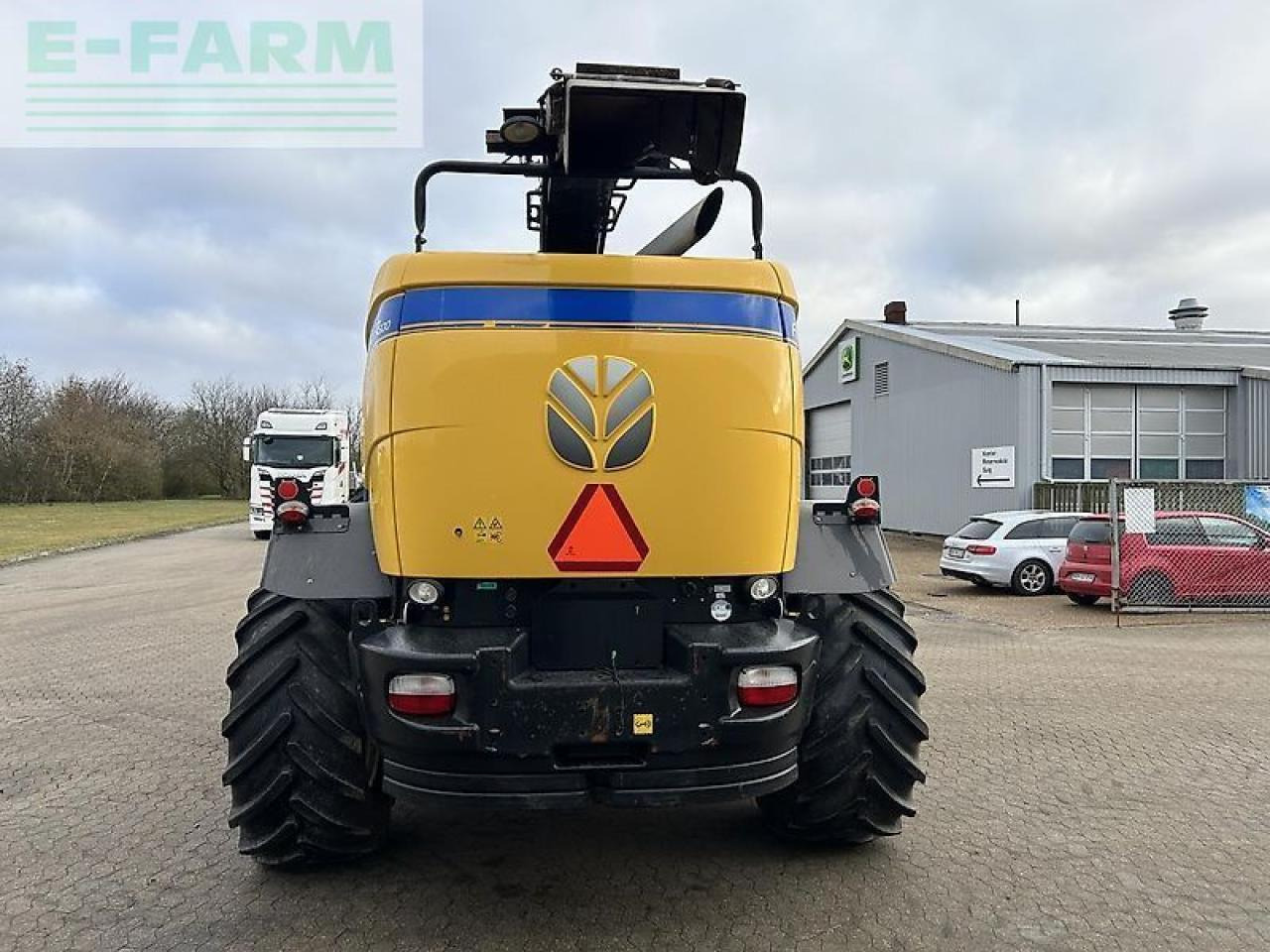 New Holland fr 600 - Кормоуборочный комбайн: фото 2 New Holland fr 600 - Кормоуборочный комбайн: фото 2