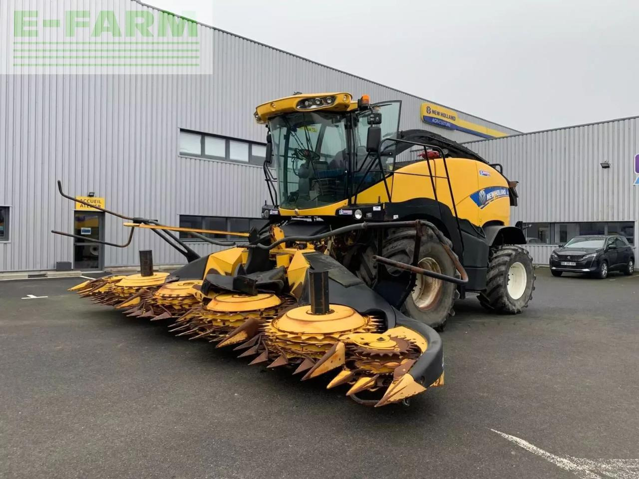 New Holland fr 600 - Кормоуборочный комбайн: фото 1 New Holland fr 600 - Кормоуборочный комбайн: фото 1