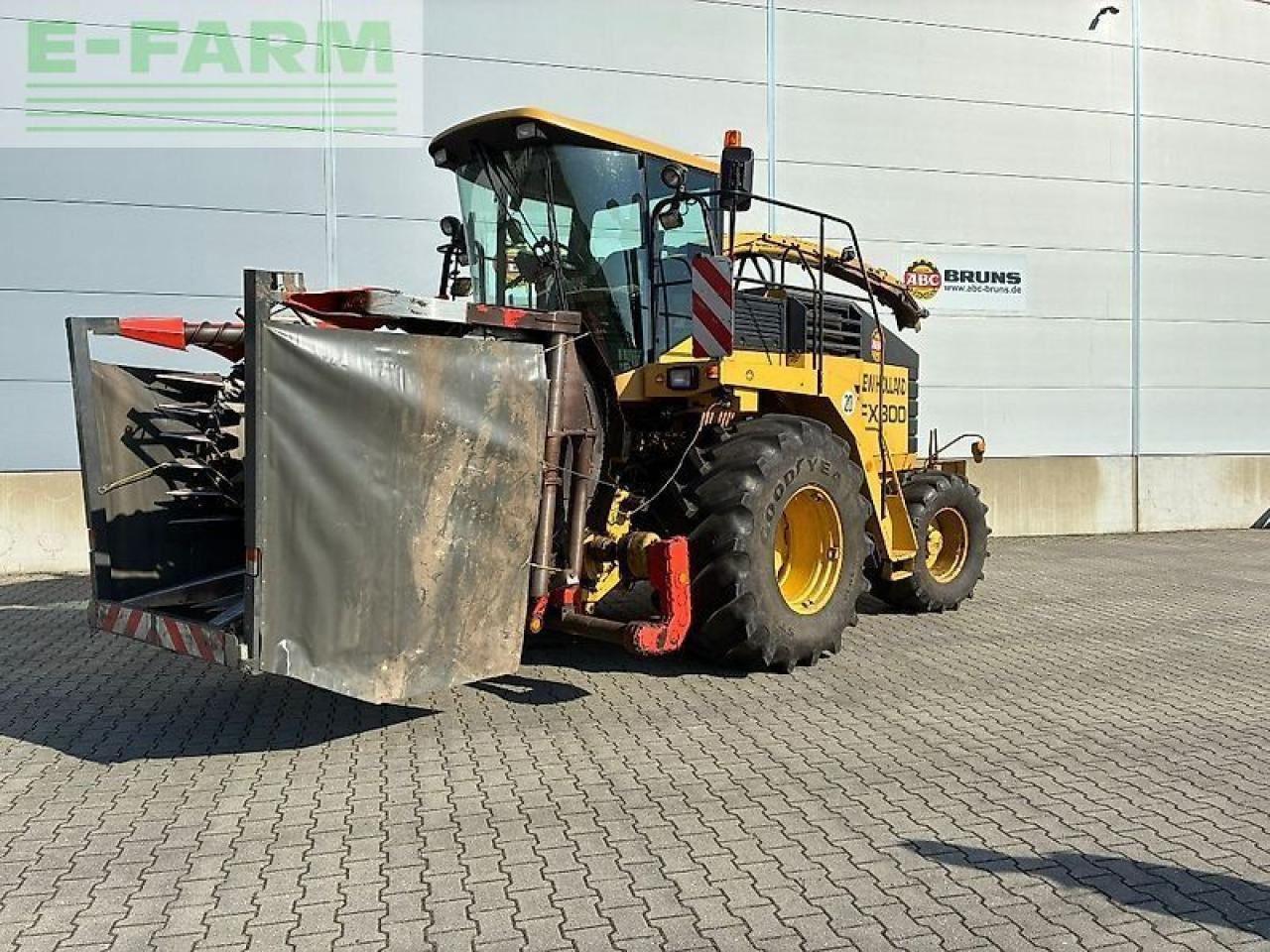 New Holland fx 300 - Кормоуборочный комбайн: фото 1 New Holland fx 300 - Кормоуборочный комбайн: фото 1