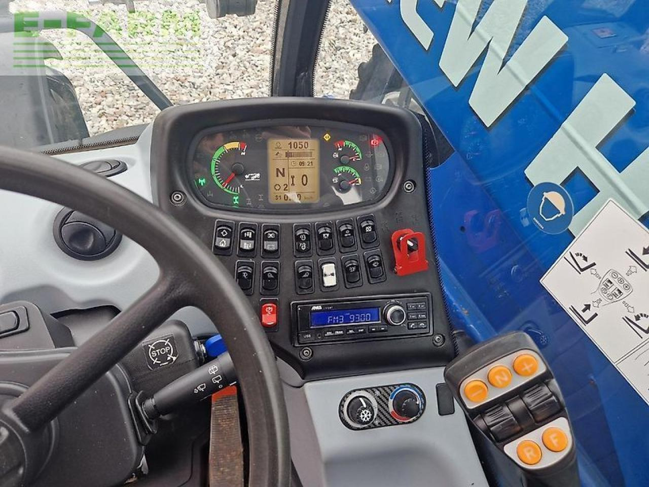 Колёсный погрузчик New Holland lm 7.42: фото 9 Колёсный погрузчик New Holland lm 7.42: фото 9