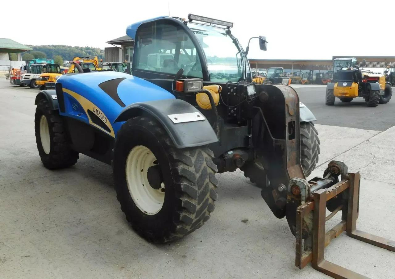 New Holland lm5060 ( 7,1m 4t ) - Телескопический погрузчик: фото 5 New Holland lm5060 ( 7,1m 4t ) - Телескопический погрузчик: фото 5