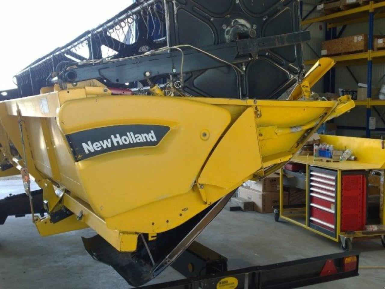 New Holland schneidwerk 7,32 m - Жатка зерновая: фото 4 New Holland schneidwerk 7,32 m - Жатка зерновая: фото 4