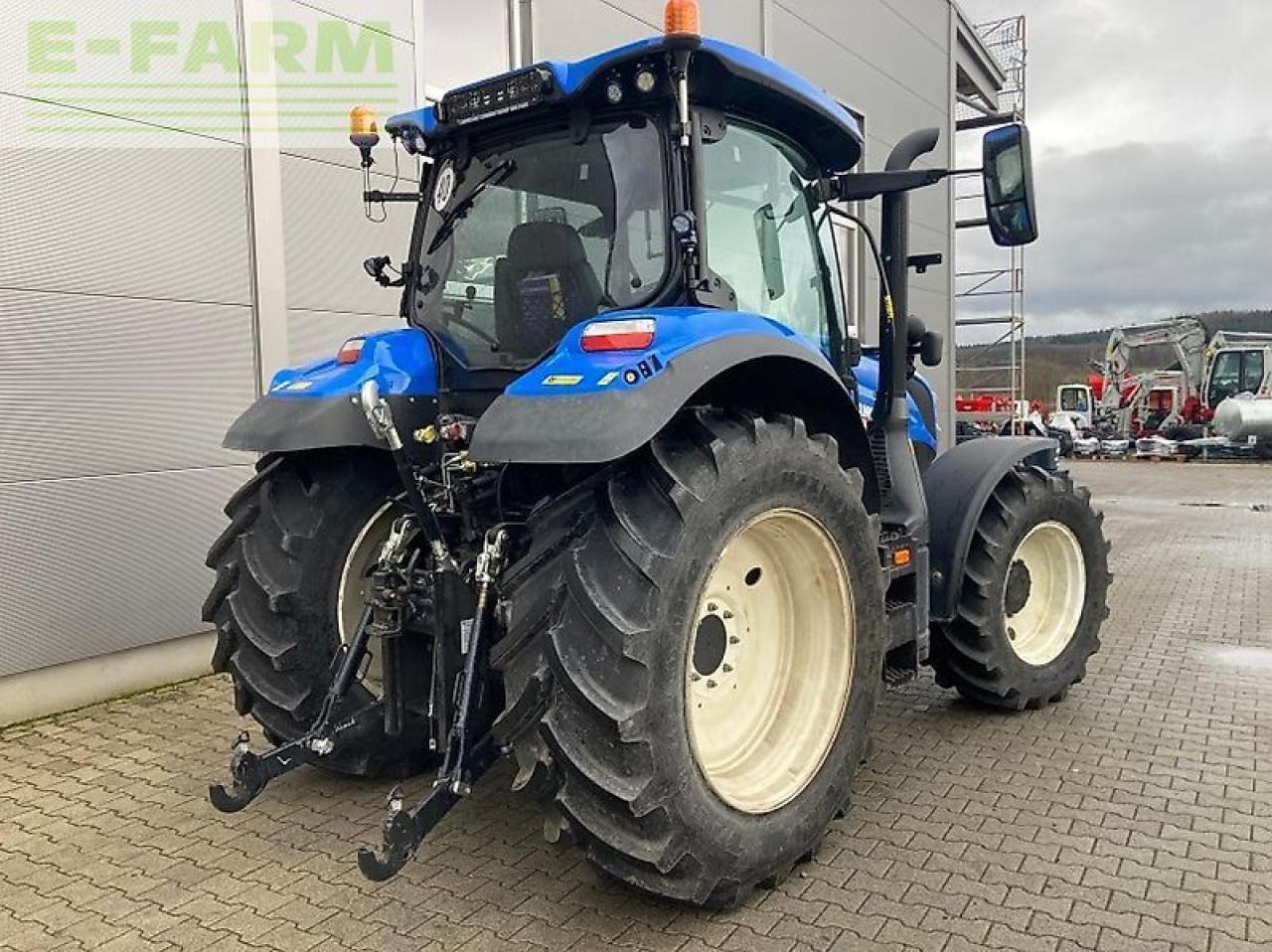 New Holland t 6.145 ec - Трактор: фото 3 New Holland t 6.145 ec - Трактор: фото 3