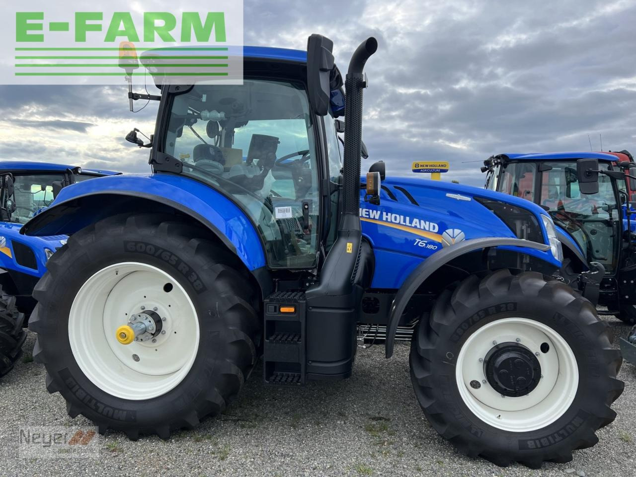 New Holland t 6.180 ac - Трактор: фото 2 New Holland t 6.180 ac - Трактор: фото 2