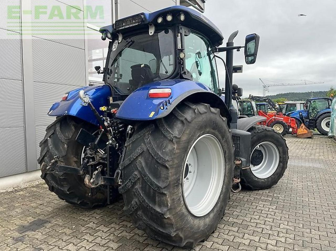 New Holland t 7.210 ac - Трактор: фото 3 New Holland t 7.210 ac - Трактор: фото 3