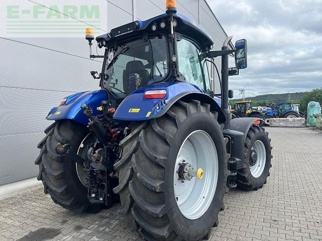 New Holland t 7.225 ac - Трактор: фото 3 New Holland t 7.225 ac - Трактор: фото 3