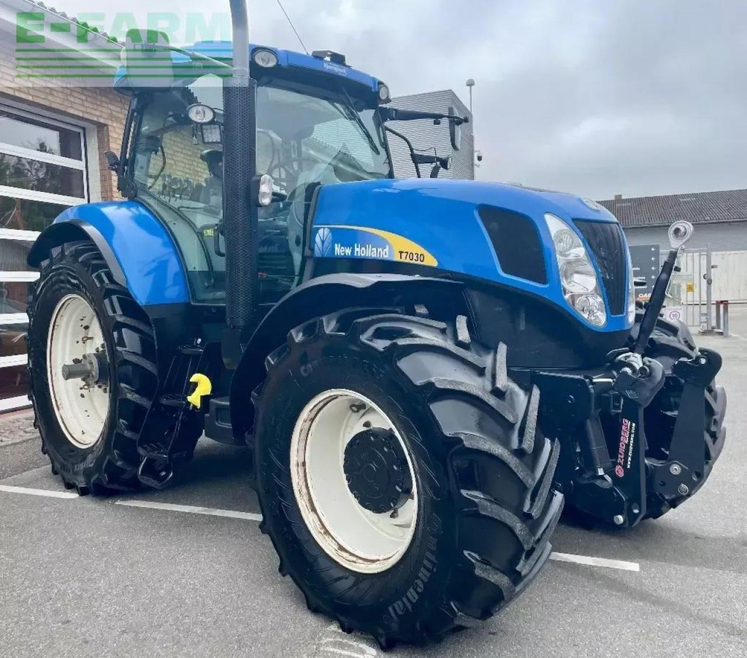 New Holland t 7030 - Трактор: фото 4 New Holland t 7030 - Трактор: фото 4